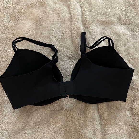 Like new 34D black push up bra Victoria Secret seamless - Picture 3 of 6